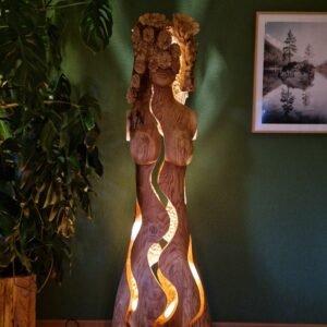 Rzeźba ,,BOGINI GAJA'' Unikalne rękodzieło stworzone z Dębu.