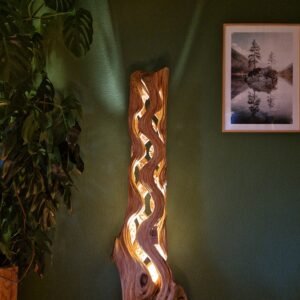 Rzeźba lampa wykonana ręcznie z jednej kłody Dębu